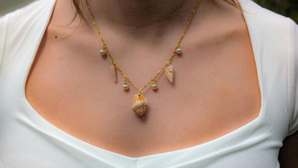 Florida and Caribbean Seashell and Pearl Necklace - Image 4